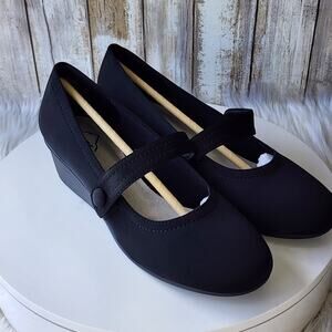 NEW - Cliffs by White Mountain Women's Brightly Mary-Jane Style Wedge - Size 7.5